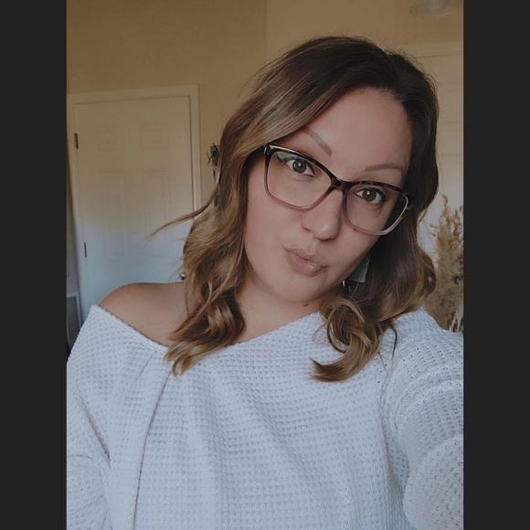 Meet your Posher, Amy - Picture 1 of 1